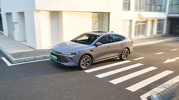 燃油标杆遇新能源黑马 第十五代轩逸和秦L DM-i你站哪边？