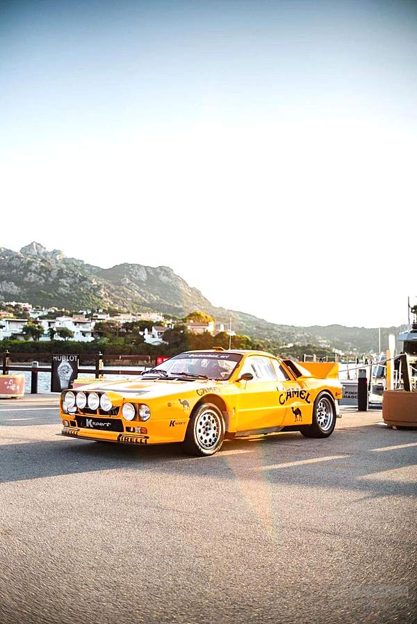 意大利远边海滩的汽车文化生活