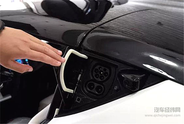 百公里2.9秒！这台中国造的千万级超跑技惊四座！