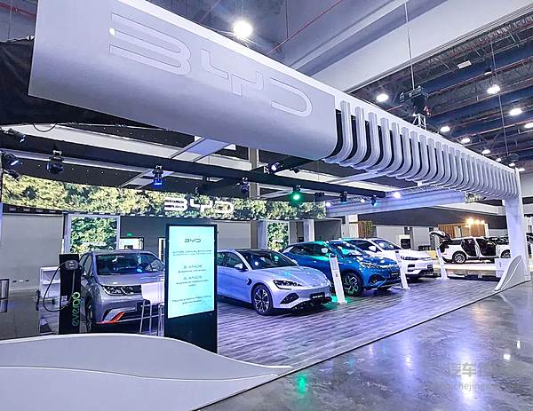 比亚迪巴拿马车展展台