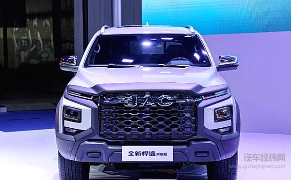 全球化提速 江汽集团携多款新品“智”汇蓉城