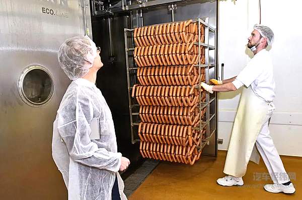 大众的咖喱香肠非常受欢迎