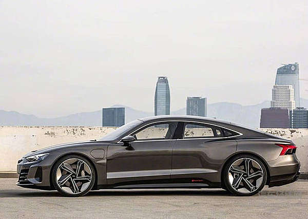 等不及！ 奥迪e-Tron GT抢先预告《复仇者联盟4》