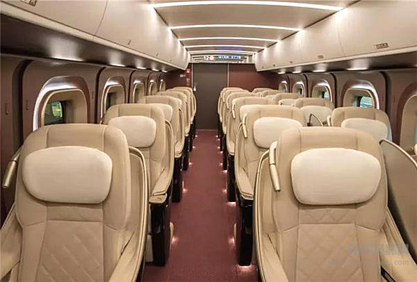 东北新干线E7/W7上最高等级车厢：Gran Class只能容纳18名乘客