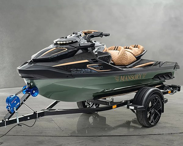 限量25台MANSORYBLACKMARLIN水上摩托艇