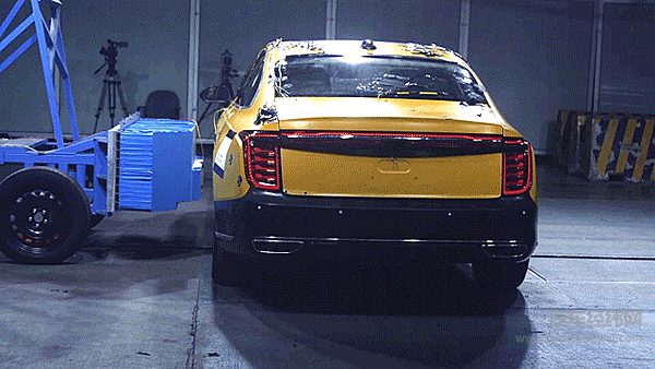 图片红旗H9车身碰撞测试