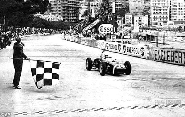 赛车史上最伟大的无冕之王斯特林·莫斯 留下的只有成绩和传说！