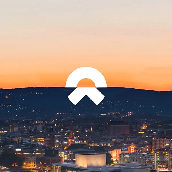 智己L7 VS 蔚来ET7 谁能执高端纯电动轿车牛耳？