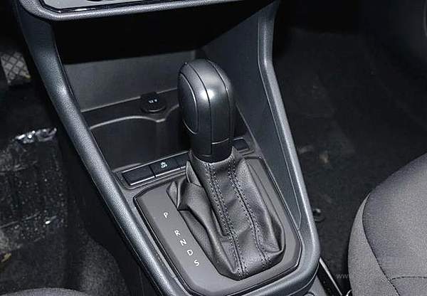 “PRND”都放在哪了？各种车型换挡方式大集合