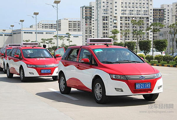 美媒：中国力推电动汽车 全球市场加速转型