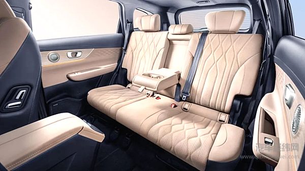 “混动王者 国民标杆”奇瑞风云T8正式上市 限时抢鲜价9.99万元起