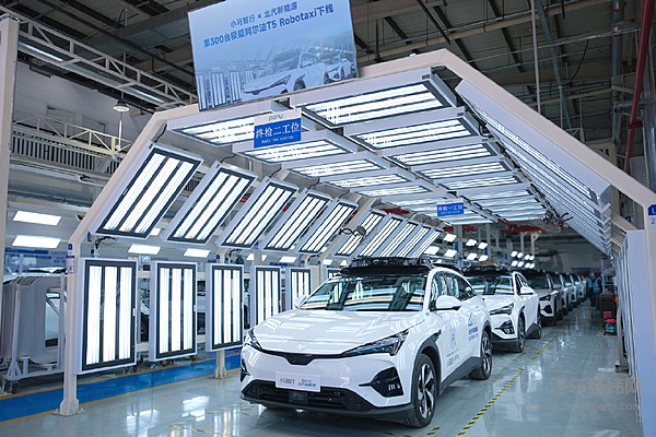 Waymo十城扩张 VS 小马智行全域落地 无人驾驶驶入“深水区”