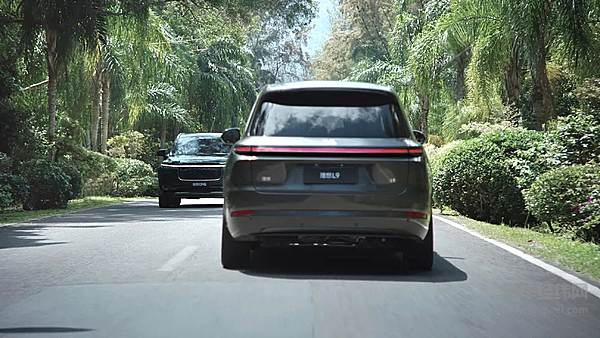 销量不断上升股价跌掉一半 理想汽车如何走出“怪圈”？