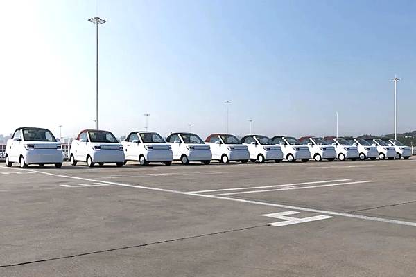 下线发运 宏光MINIEV敞篷版即将交付首批车主