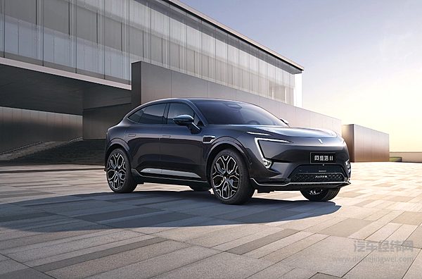 鸿蒙座舱+ADS 2.0智驾 阿维塔11能否借华为崛起？