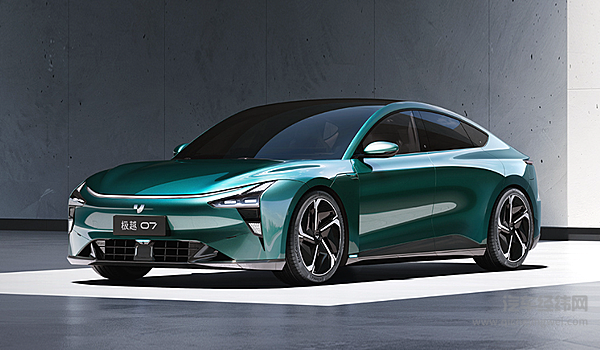 30万元内中大型纯电轿车对决 极越07与极氪001谁表现更好？