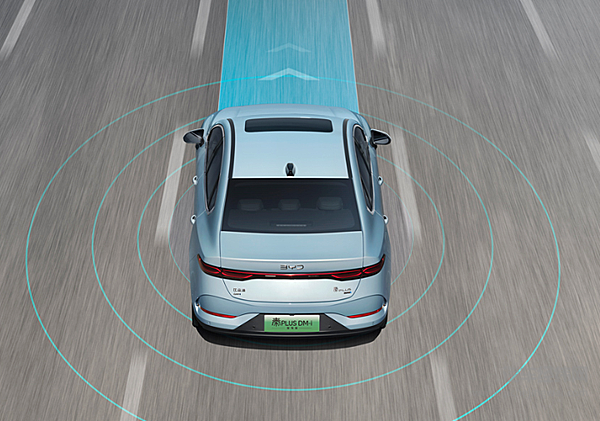 吉利银河L6 EM-i VS 比亚迪秦PLUS DM-i 智驾版：谁更胜一筹？