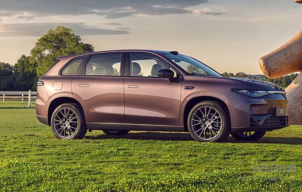 海狮06的“全能”与零跑C10的“科技”谁更能打动你？