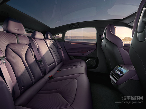 全新小鹏P7突破次元壁 不做参数“卷王”要当体验“创想家”