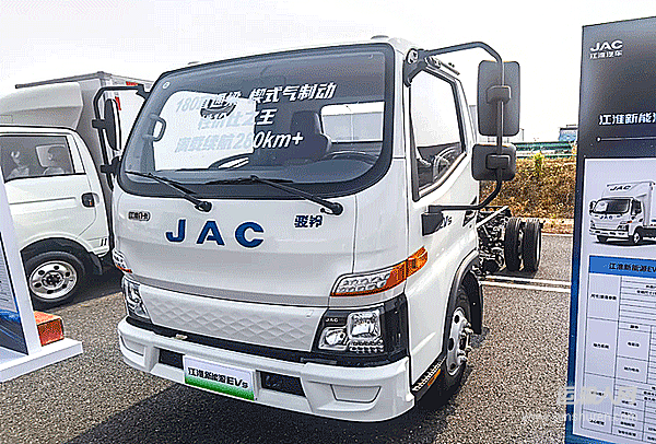 開(kāi)江淮新能源輕卡EV5創(chuàng)客版就三個(gè)字：剛剛好