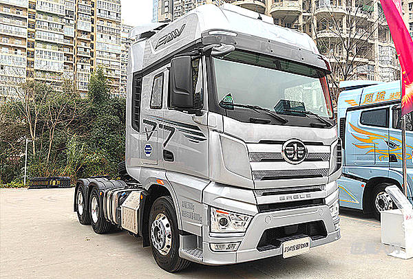 J7 6DV1領(lǐng)航版牽引車 直面挑戰(zhàn) 拿捏了！