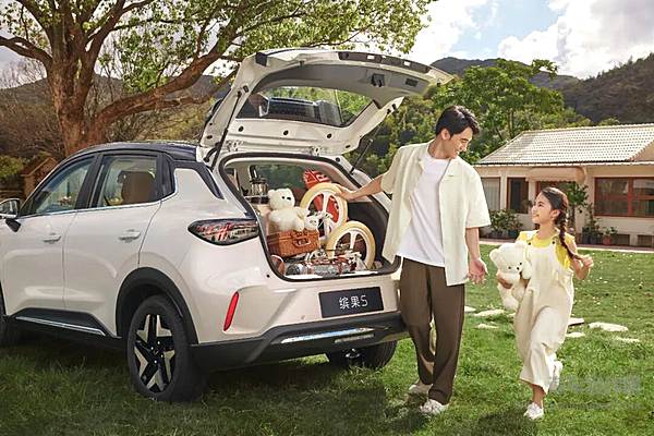 置换补贴价6.38万元起，“高质感缤纷座驾”缤果S正式上市！