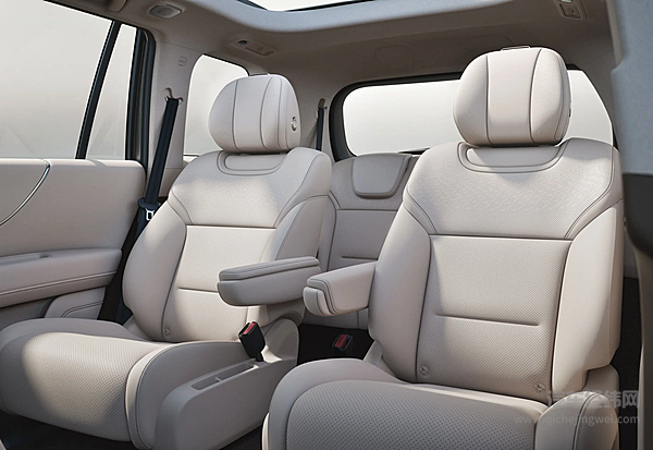 20万级混动SUV双雄对决 吉利银河M9能否撼动传祺向往S9？