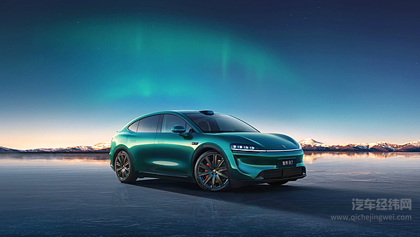 理想i6家庭性能风VS智界R7的科技豪华范 谁是你的“梦中情车”？