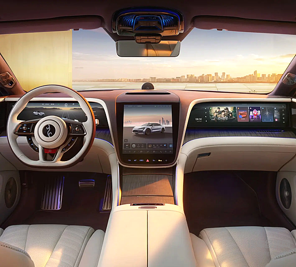 华为赋能VS易四方加持 尊界S800与仰望U7谁更 “能打”？