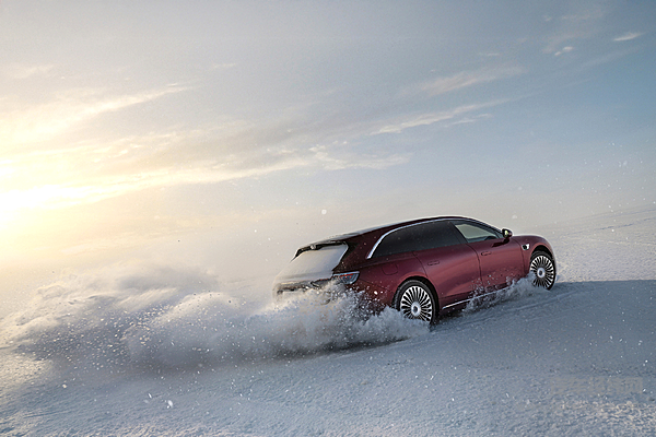 鸿蒙智行2026新年OTA 升级 重新定义人车协同出行