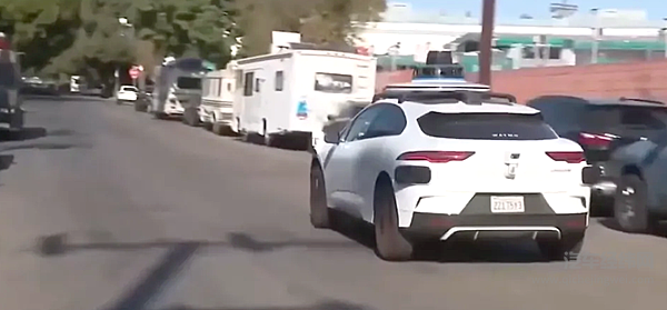 Waymo十城扩张 VS 小马智行全域落地 无人驾驶驶入“深水区”