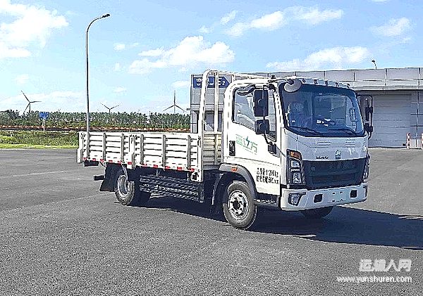 “油價(jià)飆升 他只選這輛全能新能源小卡”