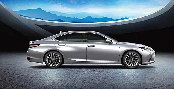 二线豪车领头羊不保 雷克萨斯销量连续下滑的问题在哪里？