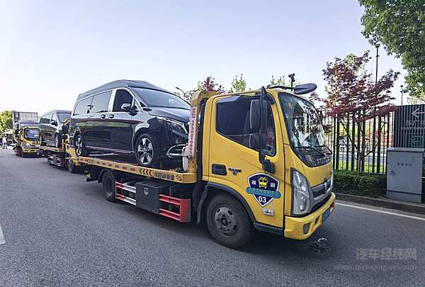 用奥铃拉奔驰 上海车展“高光时刻”的后勤卫士