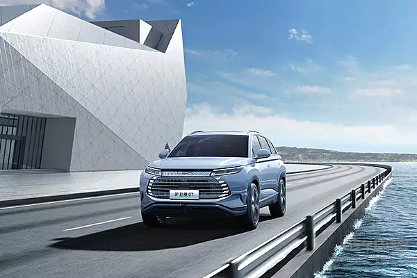 国产头部厂商纷纷跟进插混车型 谁能挑战比亚迪？