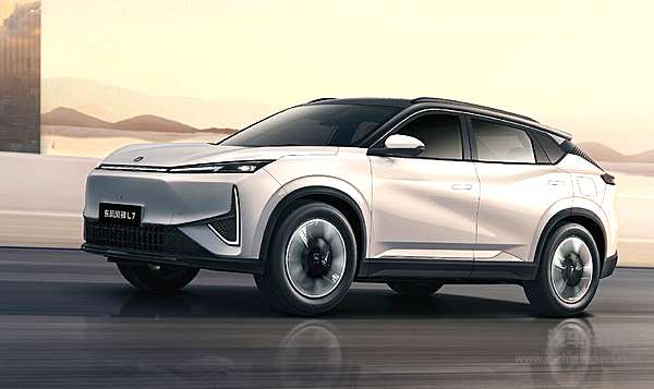 十万元纯电车型买谁更划算？ 风神L7纯电版能否挑战银河E5？