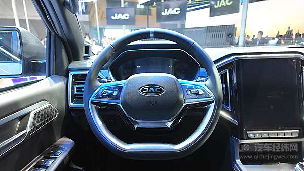 江淮皮卡全新悍途乘用版亮相2024成都国际车展 四大优势成就用户出行新风尚