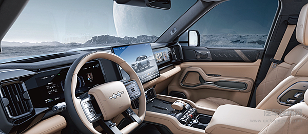 售价定位都相近 坦克500Hi4-Z和方程豹豹8谁更硬核？