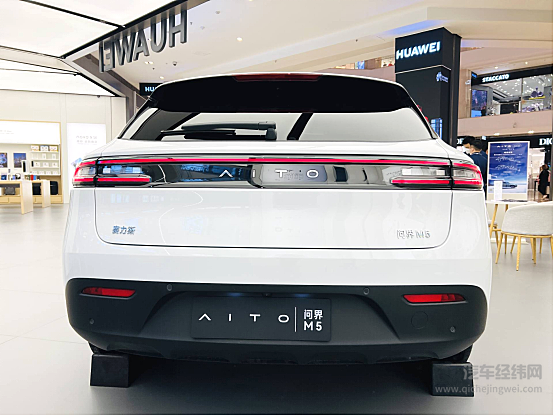 实地探店 月销量连破3千辆的华为问界M5究竟如何？