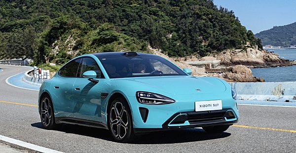 红旗EH7荣耀版上市 与小米SU7相比谁更强？