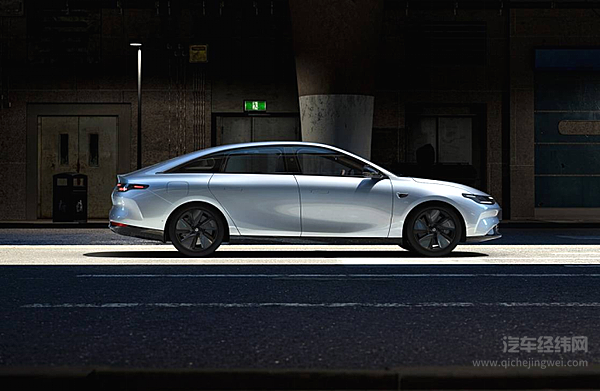 国产高端新能源轿车二选一 小鹏P7与零跑C01谁更诱人？