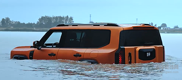 40万的纵横G700与100万的仰望U8 谁才是“船车融合”真答案？