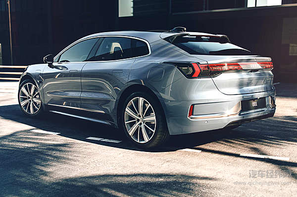 采用法国帝瓦雷音响系统的腾势N7比极氪001更有优势？