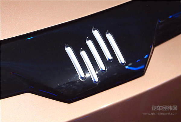 是“创新者”更是“普及者” 威马EX5智能电动车用得爽更买得起！