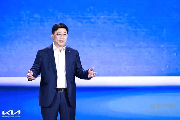 携手并进 向新而行