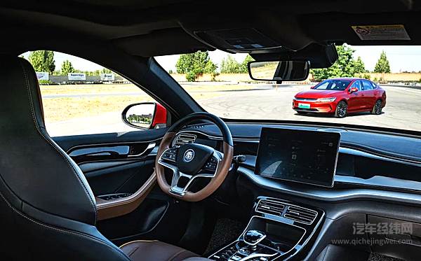 单月销量再创新高 比亚迪一骑绝尘的秘诀究竟有哪些？