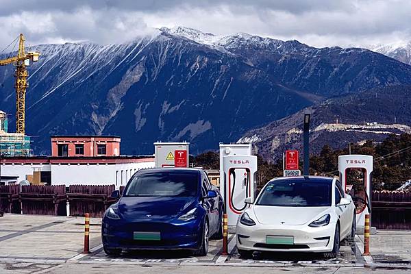 最高降幅3.7万元 玩起价格战的特斯拉真的能冲击市场格局吗？