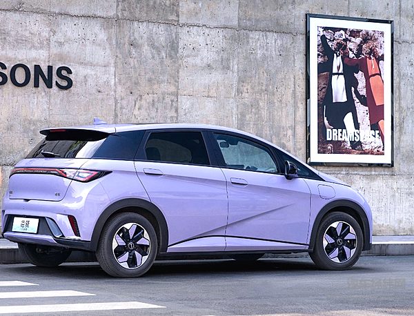 从火爆到平淡 纯电小车为何不再受青睐？