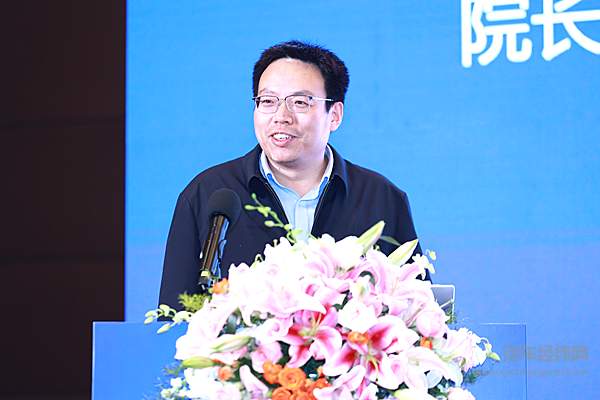 中国汽车工程学会越野车技术分会主任委员、北京理工大学机械与车辆学院副院长—王伟达