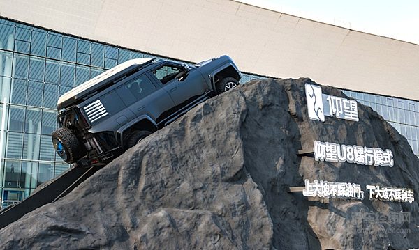 国产品牌瞄准百万级市场 华为、比亚迪、红旗入局都有哪些玩法？